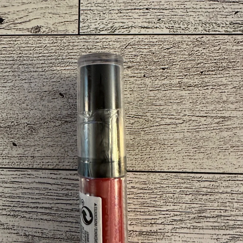 🌵 3/$15 Revlon Tomato 050 liquid lipstick (see description)